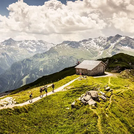 Hotel apartamentowy Alpenparks - Gratis Thermeneintritt 4*
